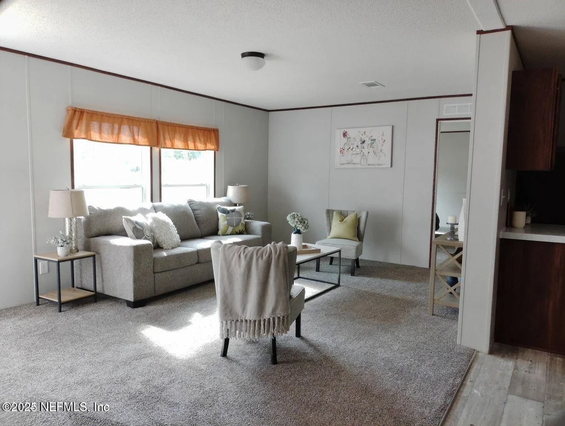 Photo of 203 PEPPERMINT Avenue