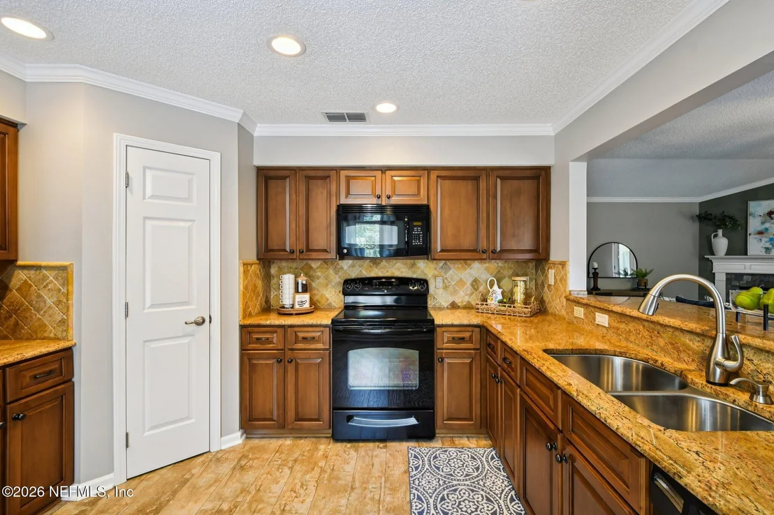 Photo of 3070 NAUTILUS Road