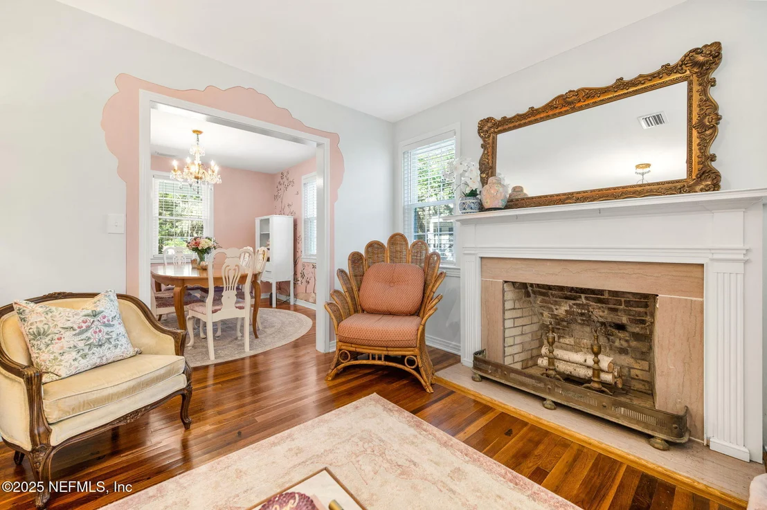 Photo of 42 MAGNOLIA Avenue