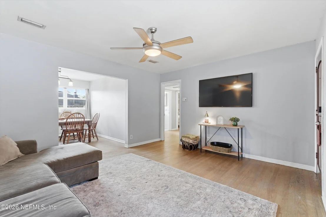 Photo of 2438 BUTTONWOOD Drive