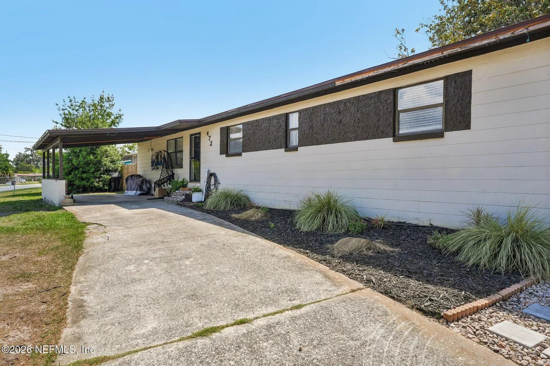 Photo of 472 SIGSBEE Road