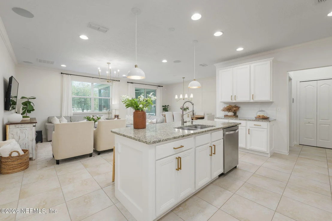 Photo of 389 SHETLAND Drive