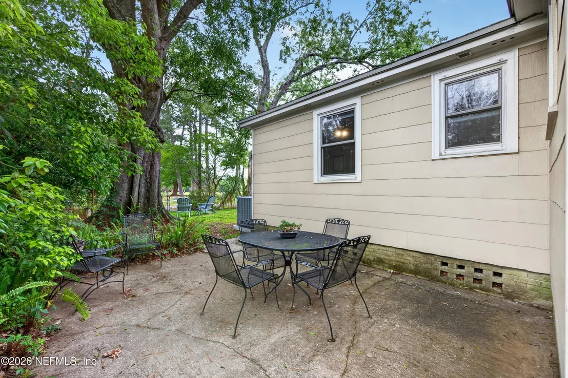 Photo of 1573 CHARON Road