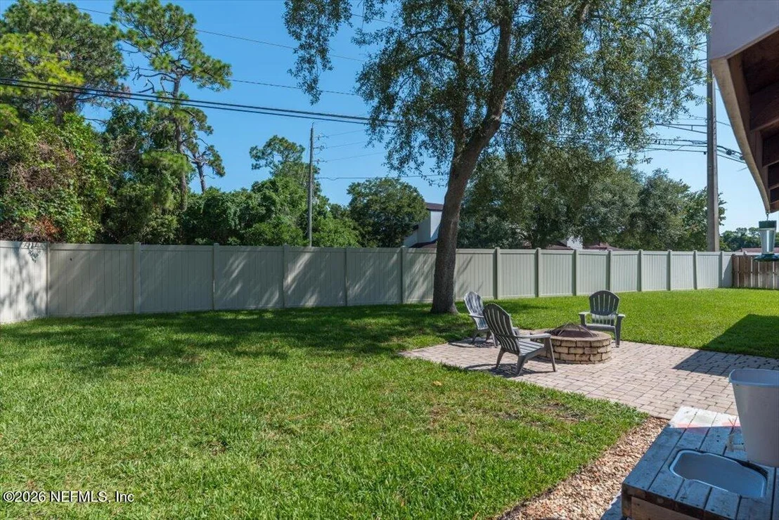 Photo of 7611 LEAFY FOREST Way