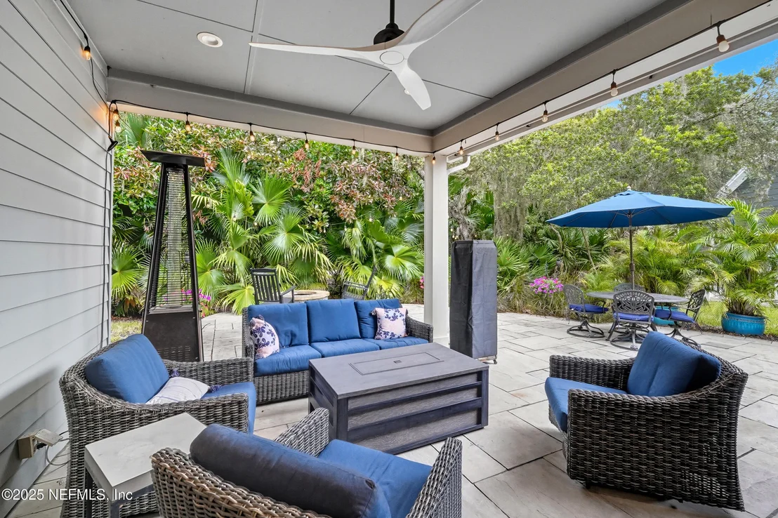 Photo of 951 PARADISE Circle