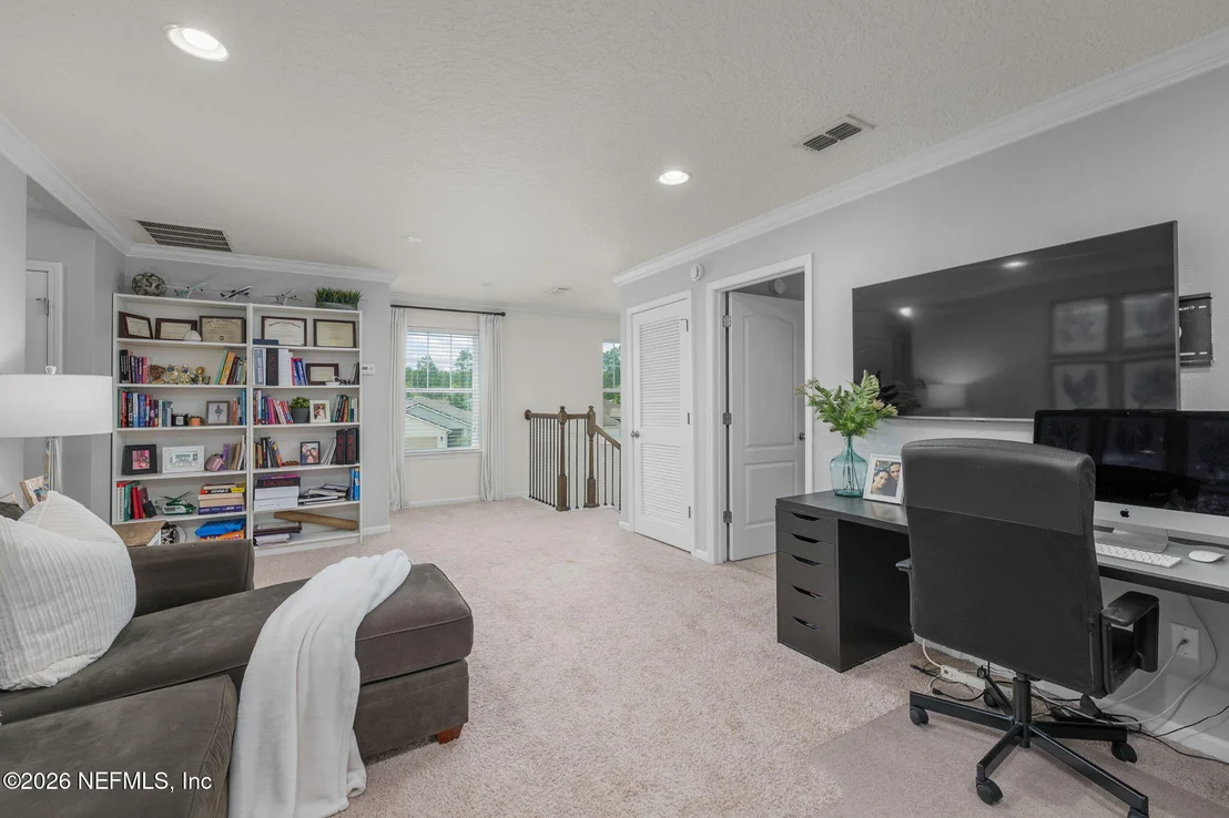 Photo of 389 SHETLAND Drive