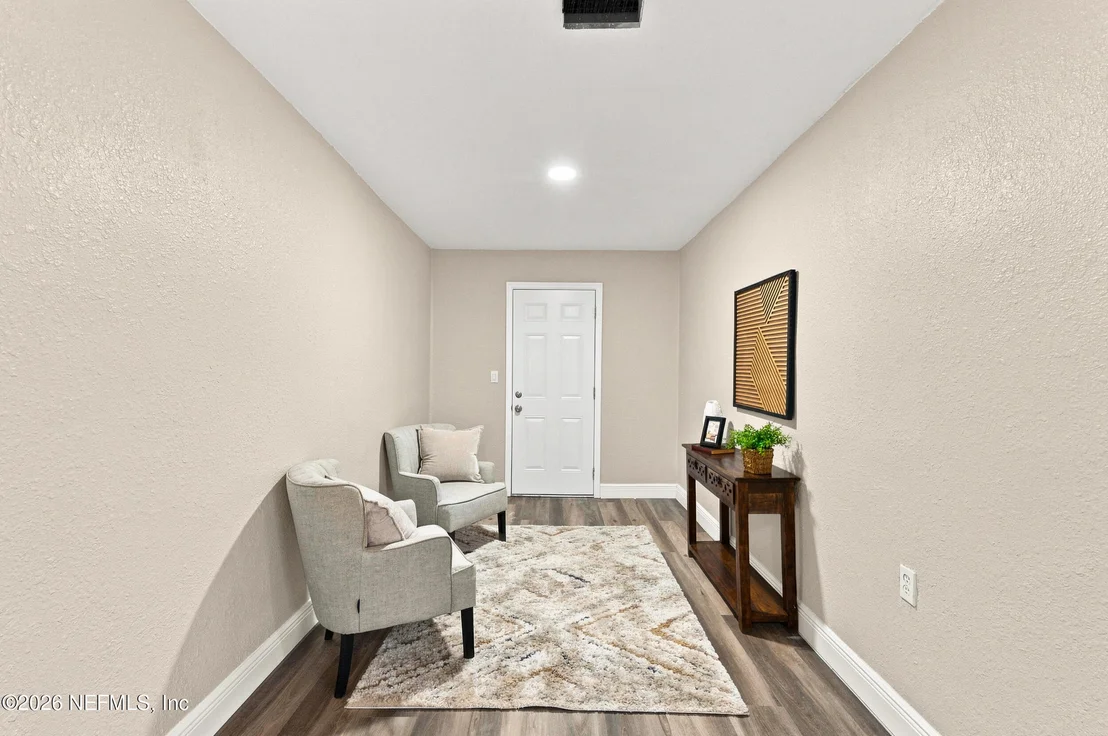 Photo of 517 NIGHTINGALE Road