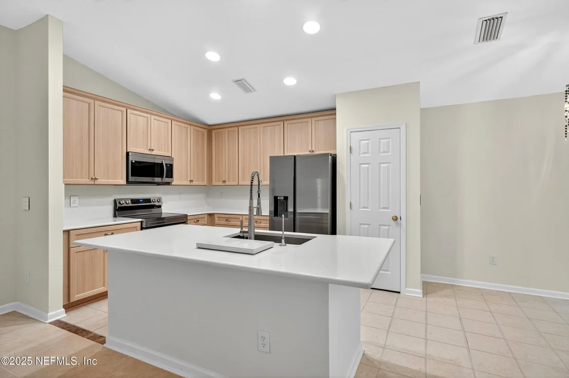 Photo of 1012 BECKINGHAM Drive