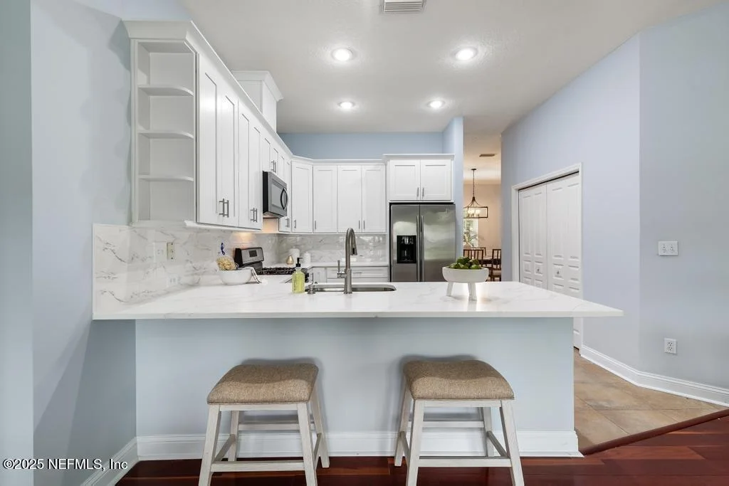 Photo of 902 EAGLE POINT Drive