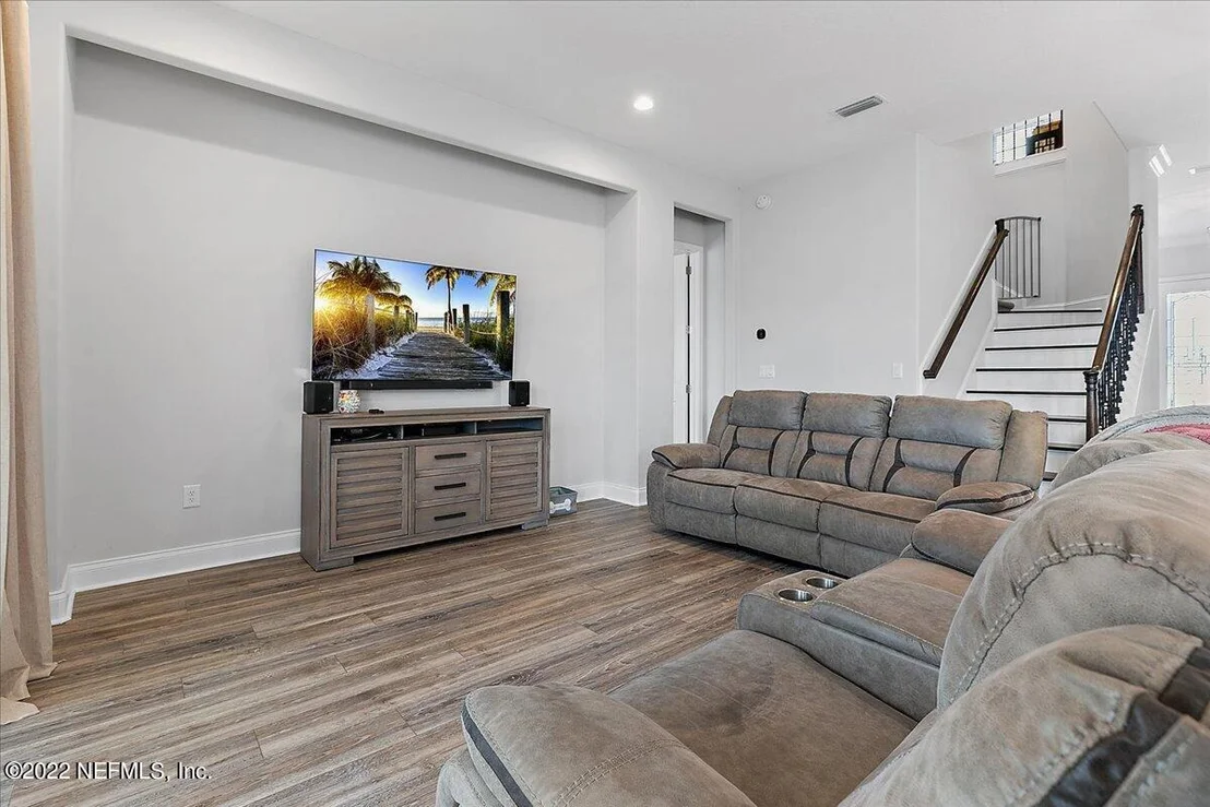 Photo of 476 SILVERLEAF VILLAGE Drive
