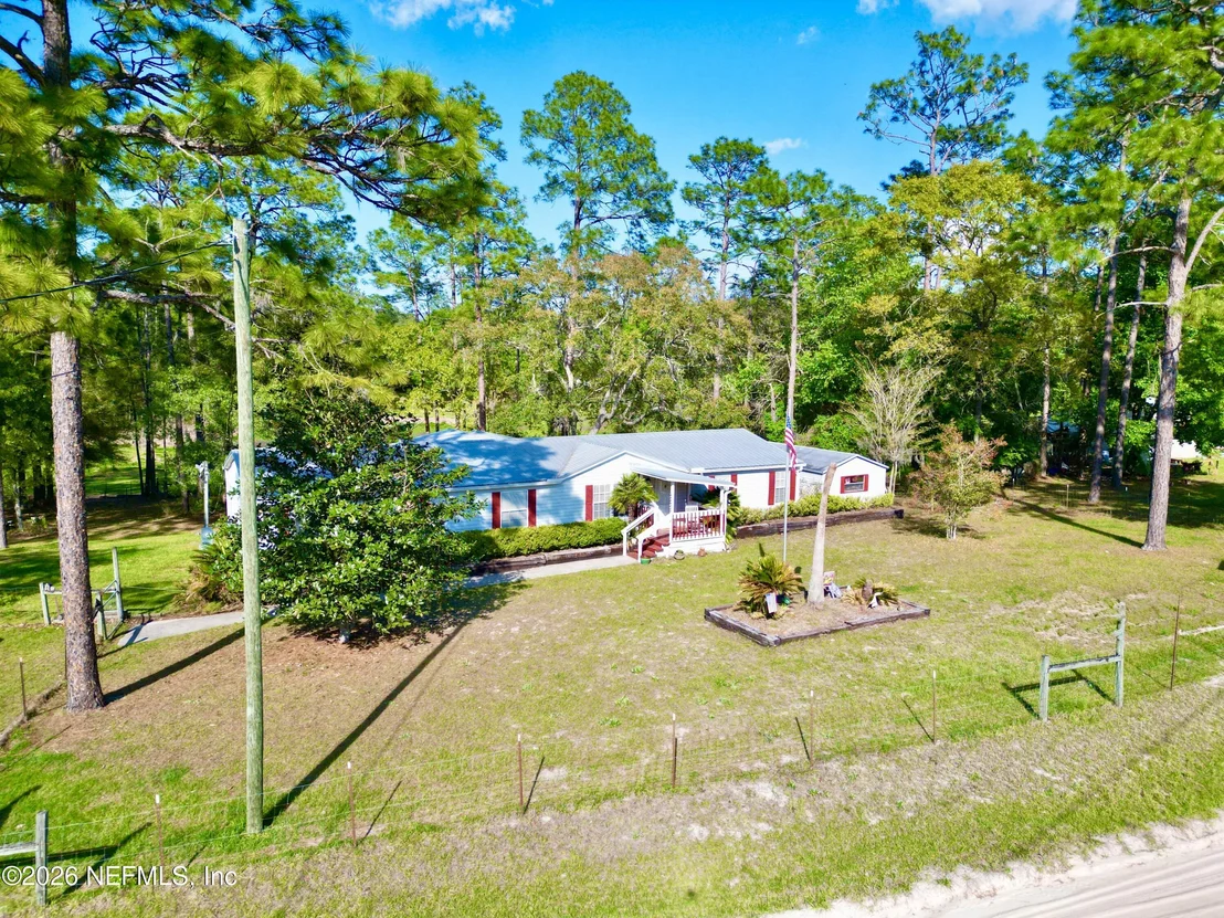 Photo of 129 CRYSTAL LAKE Drive