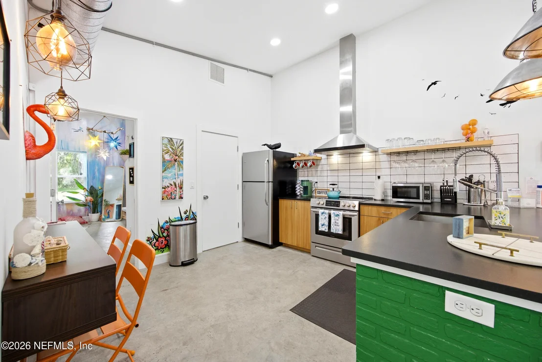 Photo of 580 WHITE Street