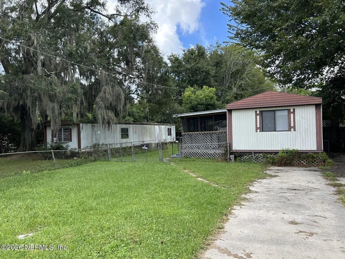 Photo of 492 ROBERTS Street