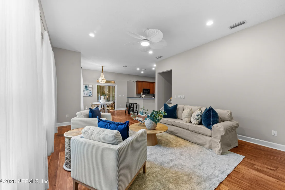 Photo of 4232 S FRANKLINIA Street