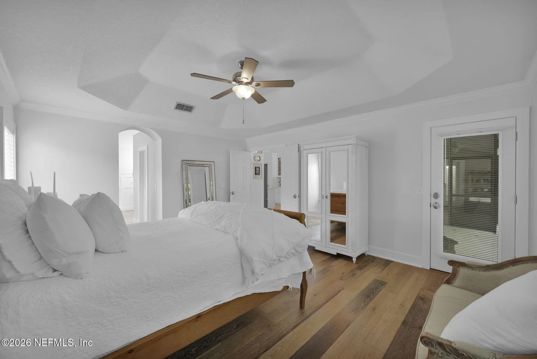 Photo of 2290 EAGLE HARBOR Parkway
