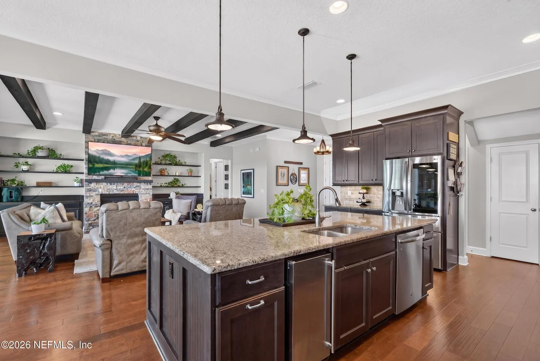 Photo of 239 RIVER Road