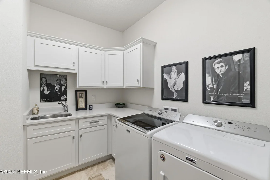 Photo of 213 CONSERVATORY Drive