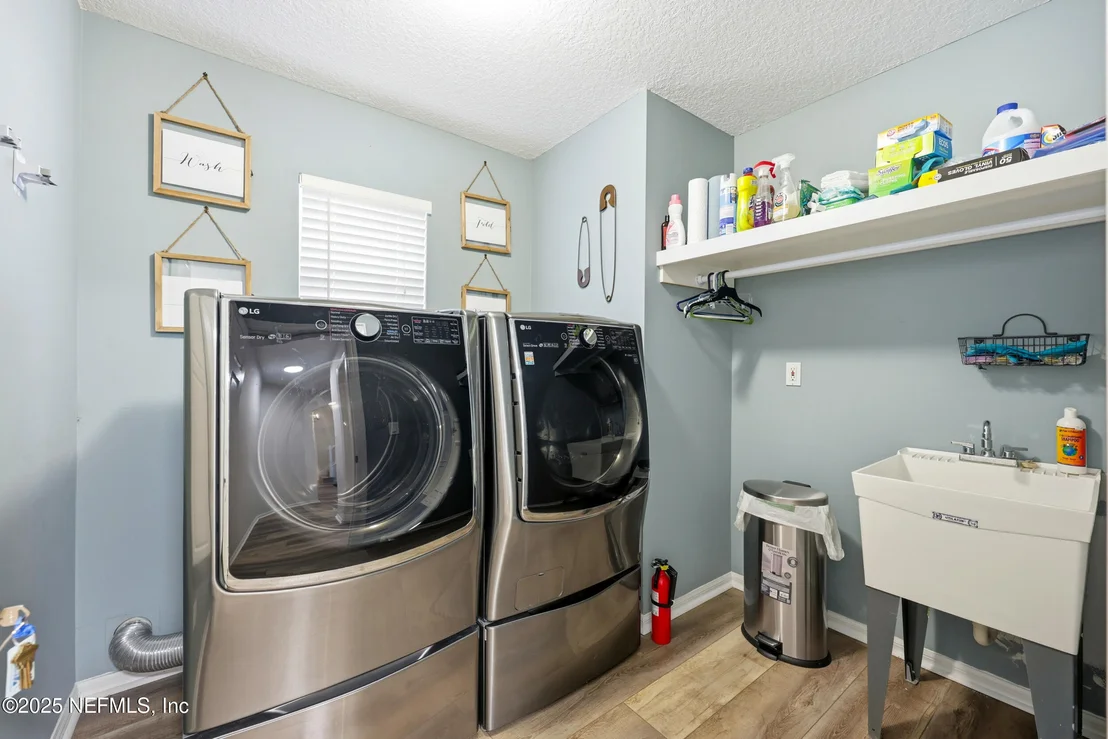 Photo of 537 DANDELION Drive