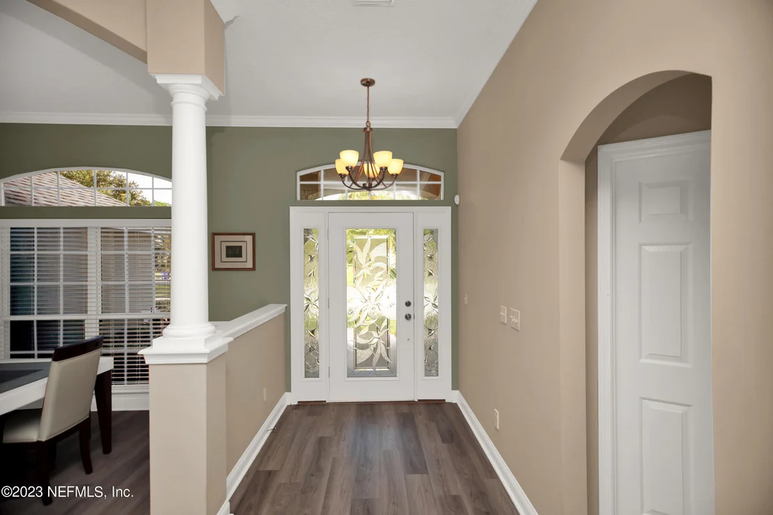 Photo of 944 OXFORD Drive