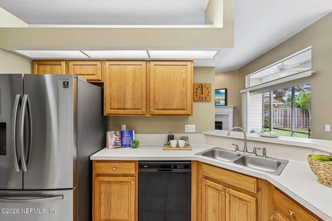 Photo of 372 MAPLEWOOD Drive