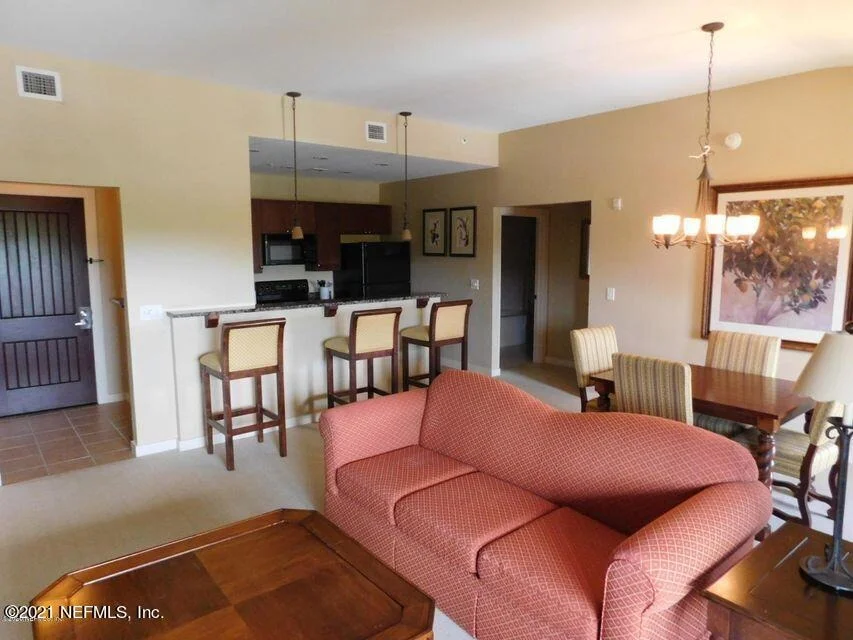 Photo of Unit 302 at 945 REGISTRY Boulevard
