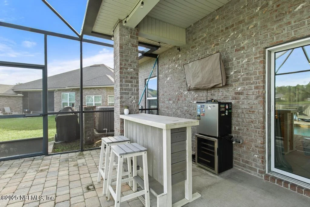 Photo of 10944 LOTHMORE Road