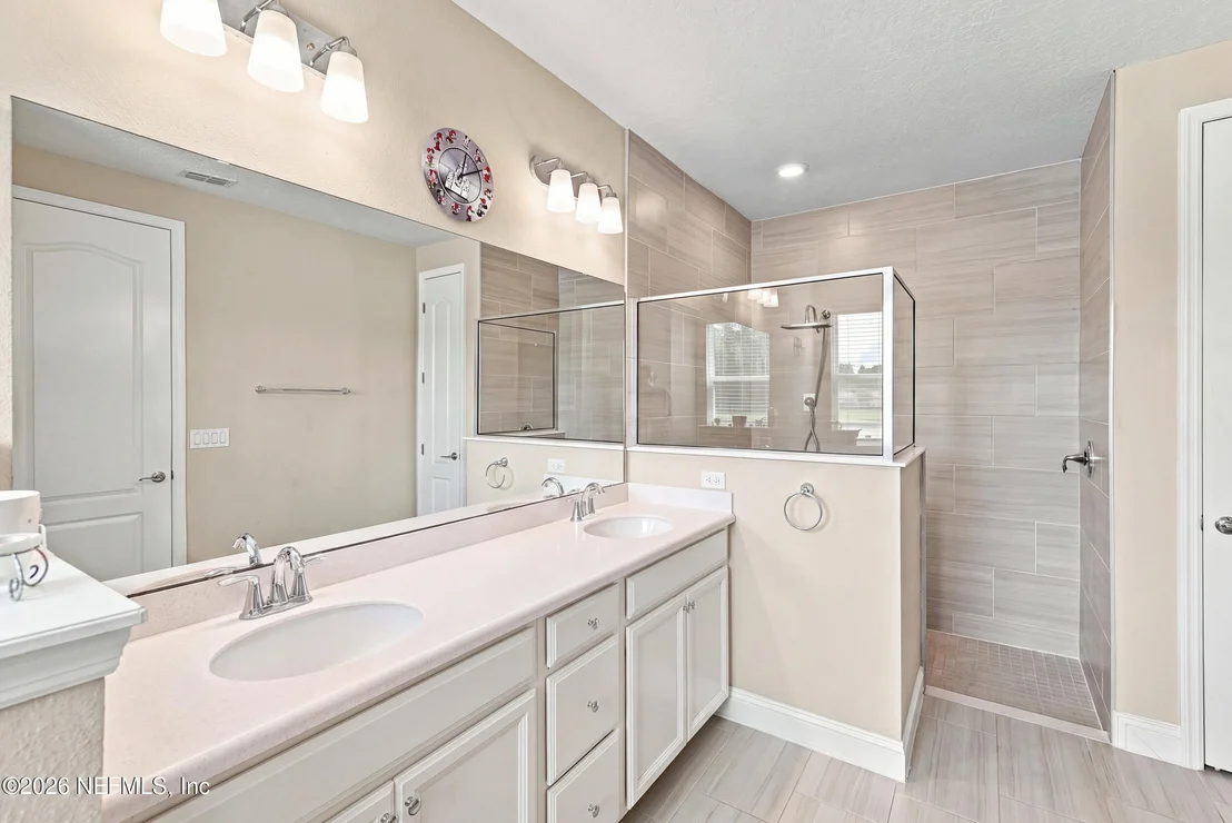 Photo of 559 GLORIETA Drive