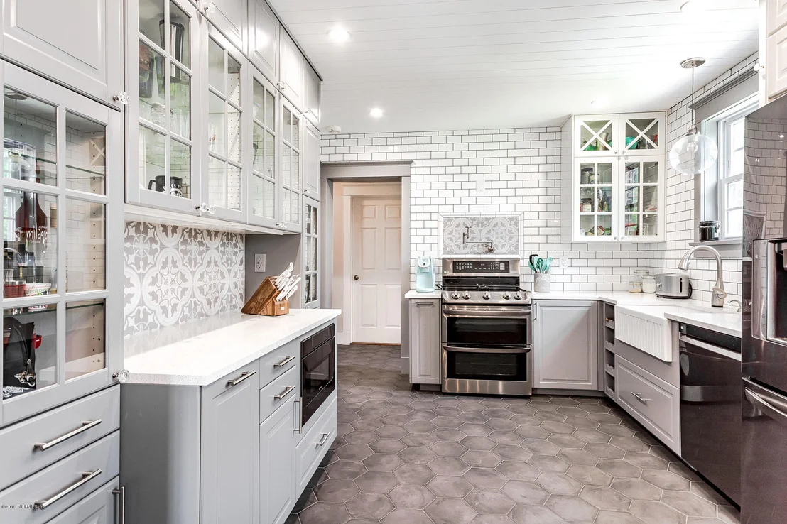 Photo of 2152 REDFERN Road