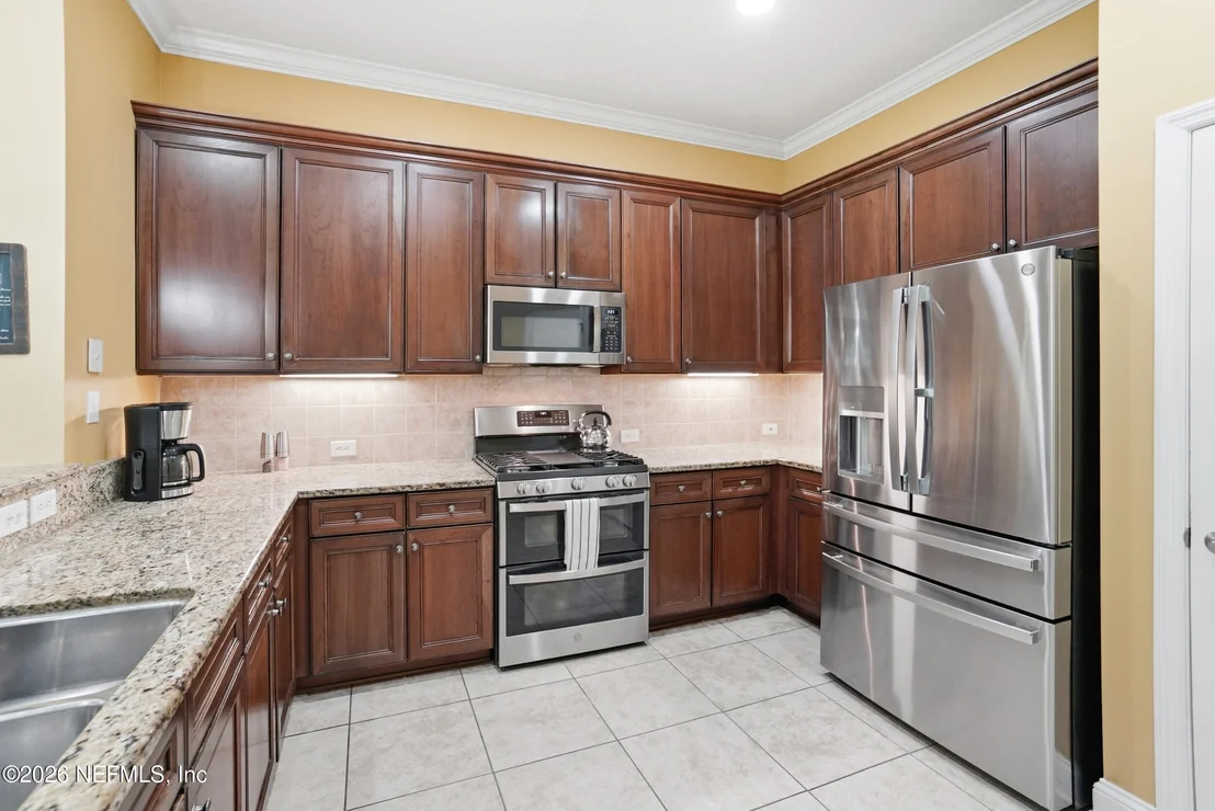 Photo of 907 BROOKHAVEN Drive