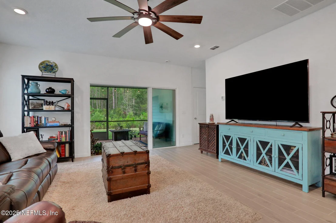 Photo of 75610 PONDSIDE Lane