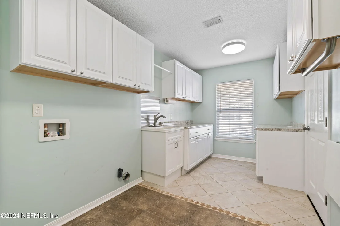 Photo of 44017 GREEN MEADOWS Lane
