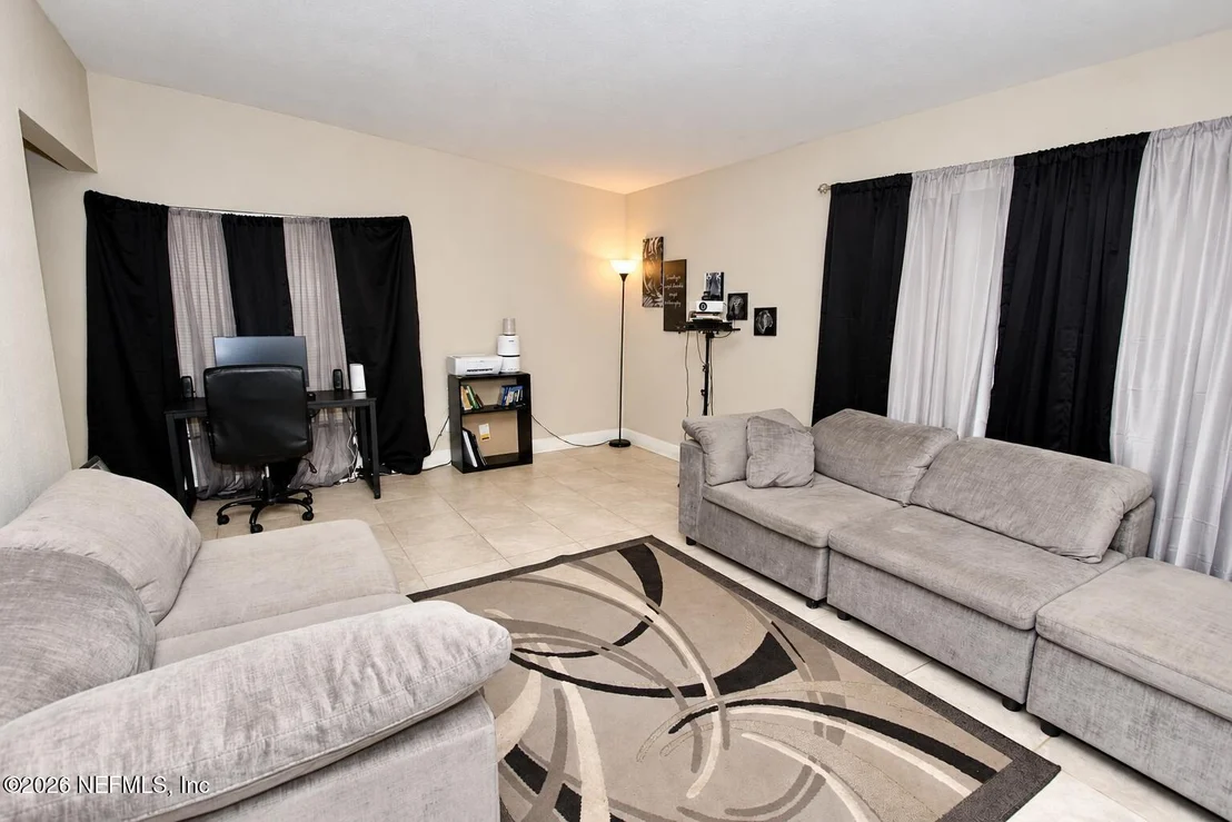 Photo of 6116 PERRINE Drive