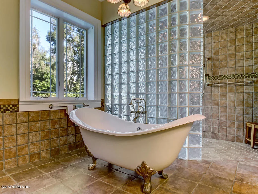 Photo of 595 W RIVER Road