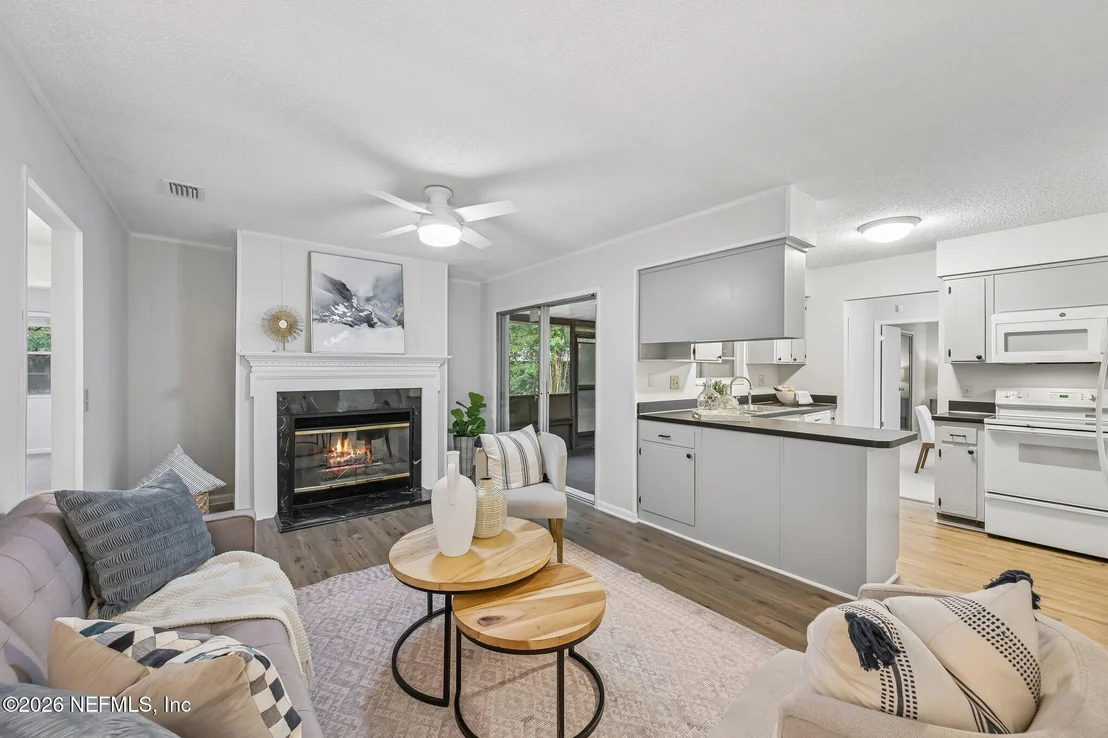 Photo of 200 DEBARRY Avenue