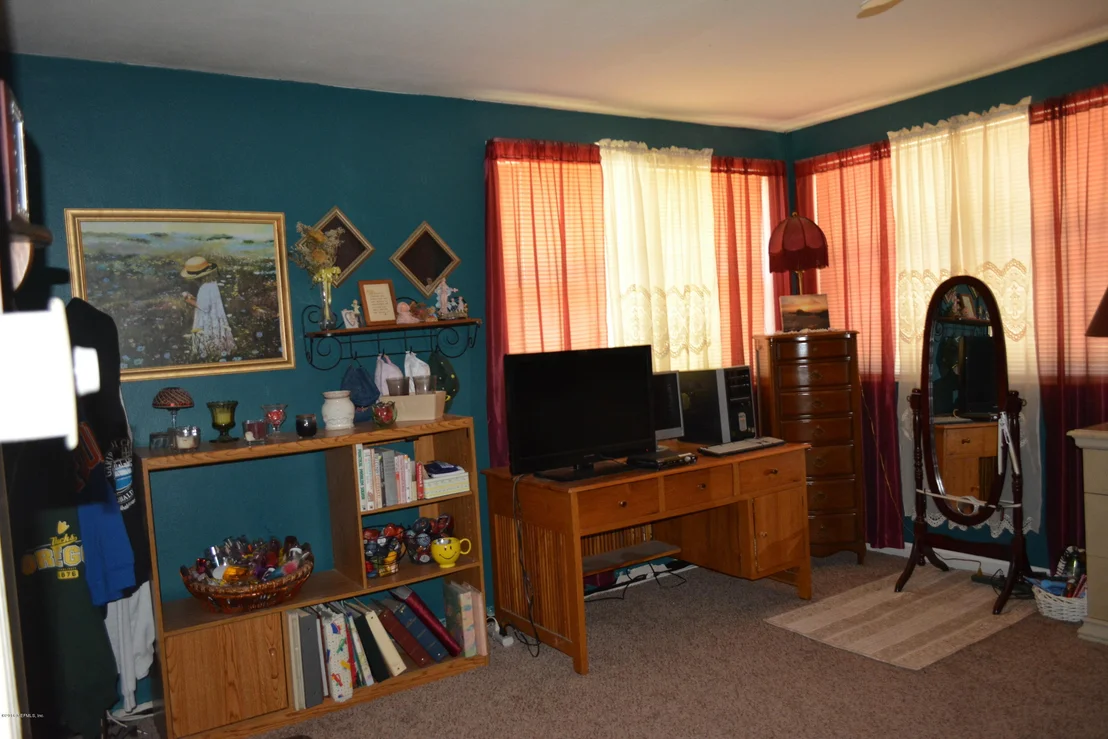 Photo of 428 LOGAN Avenue