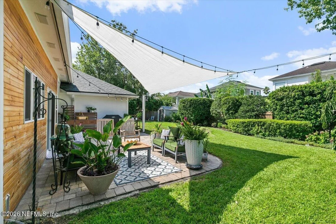 Photo of 525 SUNSET Drive