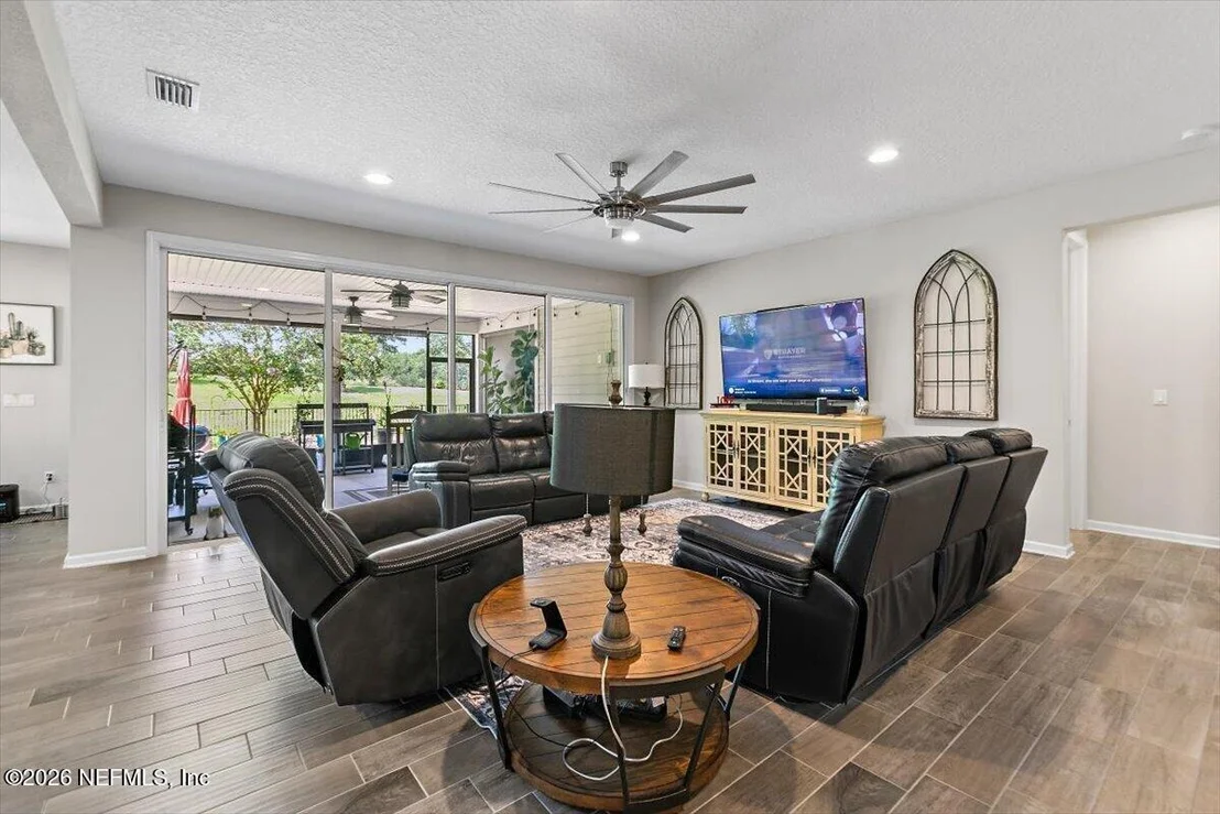 Photo of 159 EVENSHADE Way