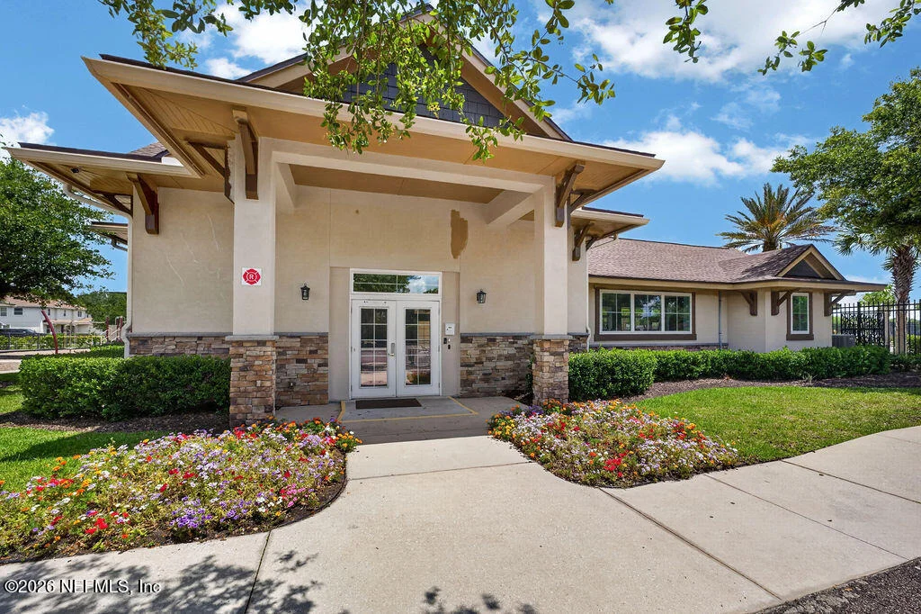 Photo of 504 KNOLLE Court