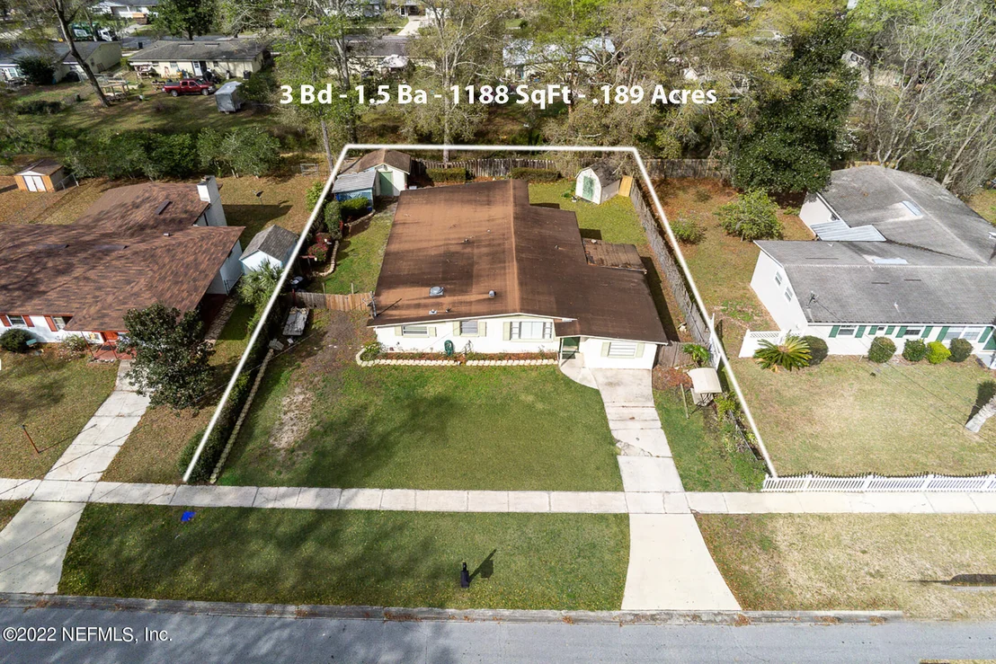 Photo of 317 CANIS Drive W