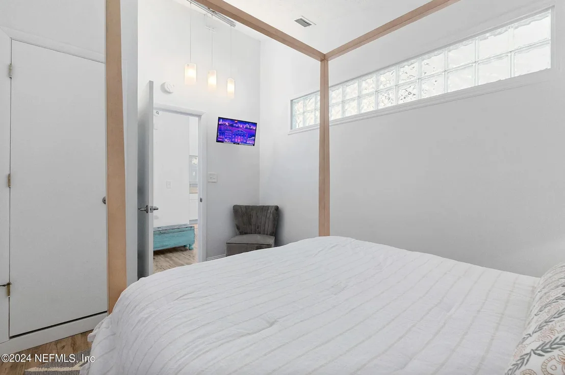 Photo of 152 MANRESA Road