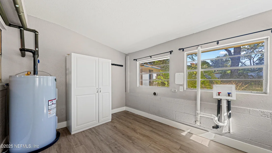 Photo of 1425 DOMAS Drive