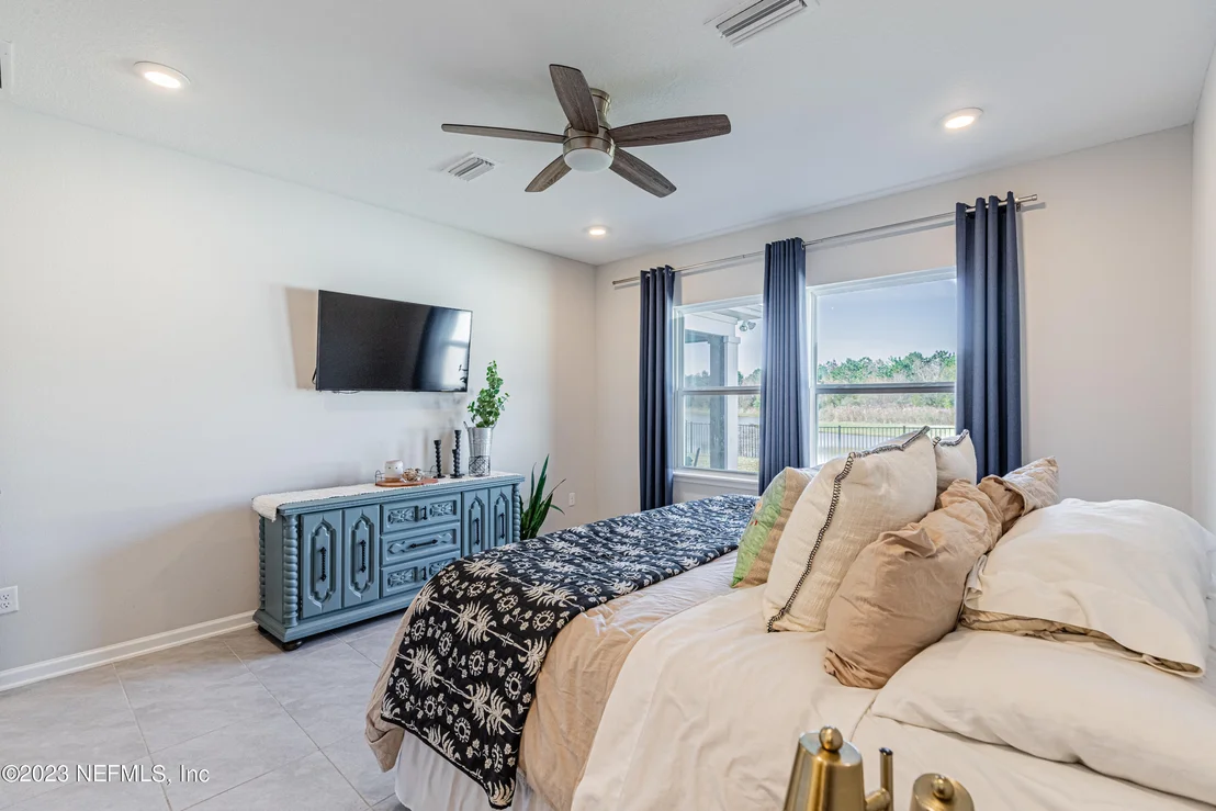 Photo of Unit 6 at 12056 BRIDGEHAMPTON Road