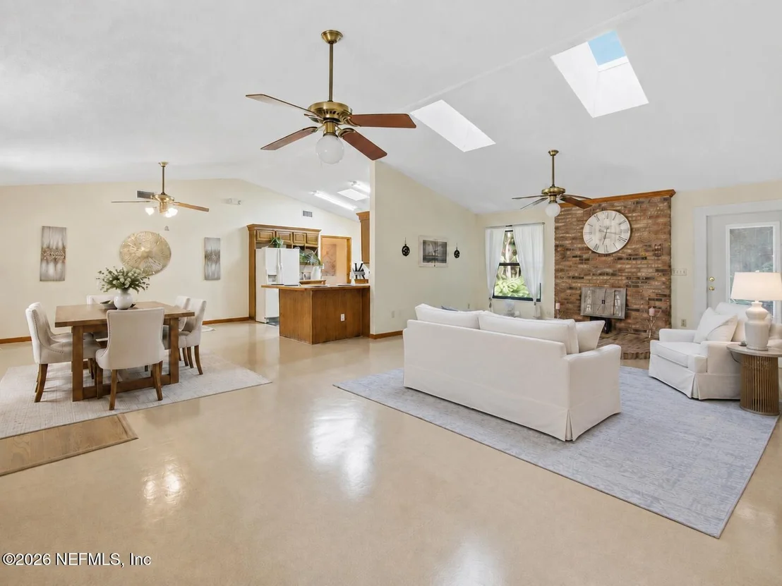 Photo of 681 MICKLER Road