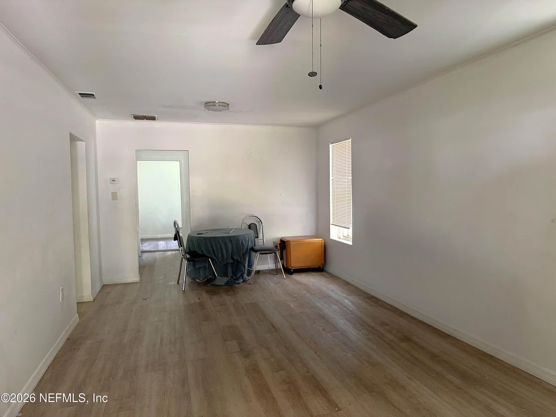Photo of 1074 HOOD Avenue