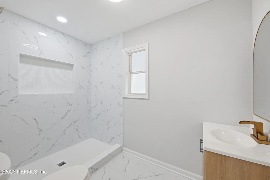 Photo of 6039 GLENN ROSE Drive