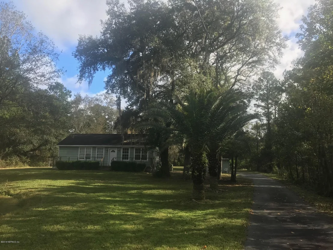 Photo of 627 PINEBROOK Drive E