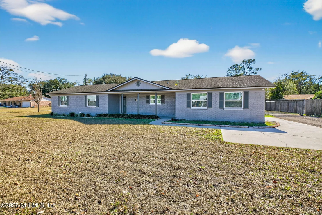 Photo of 8294 COLLINS Road