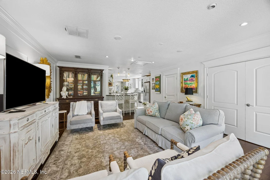 Photo of 1237 MAPLETON Road