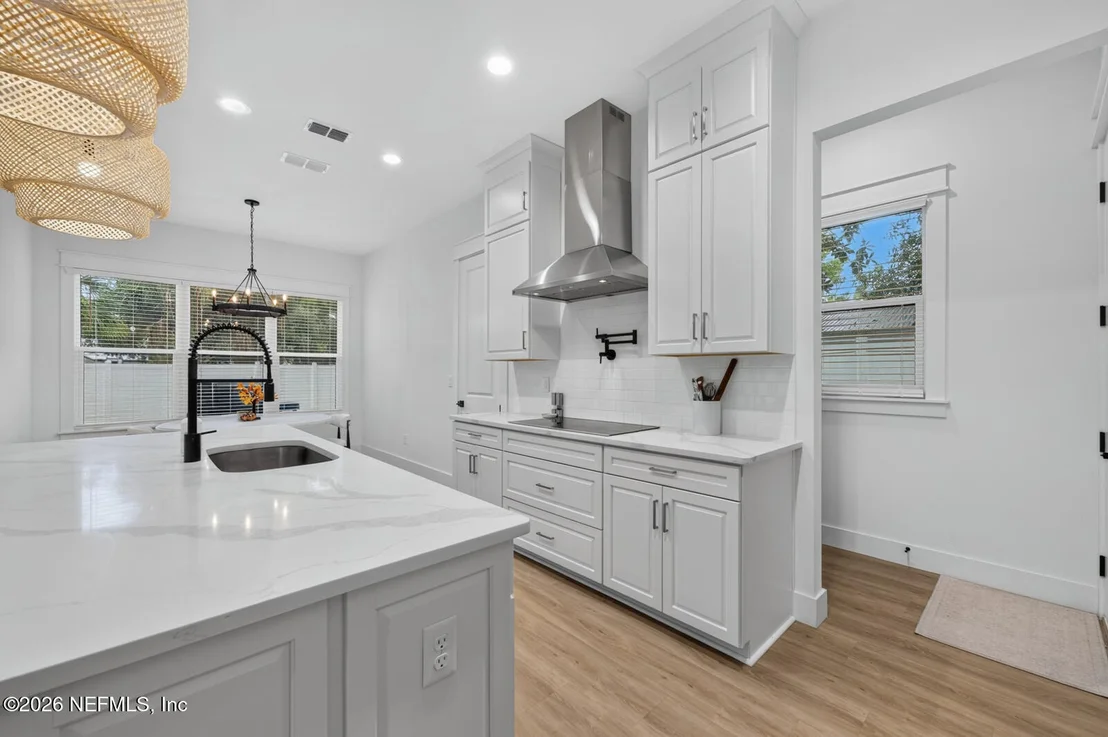 Photo of 904 BARBARA Lane