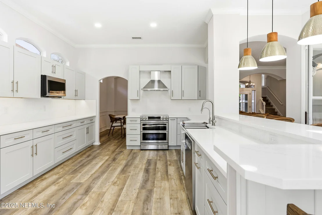 Photo of 537 DANDELION Drive